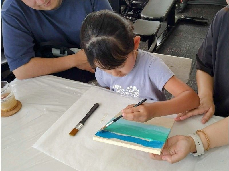 【沖縄・うるま市】★月～土曜日の午後限定おすすめプラン★20cm×20cmパネル ★うるま市観光のすきま時間にレジンアートを体験♪の紹介画像