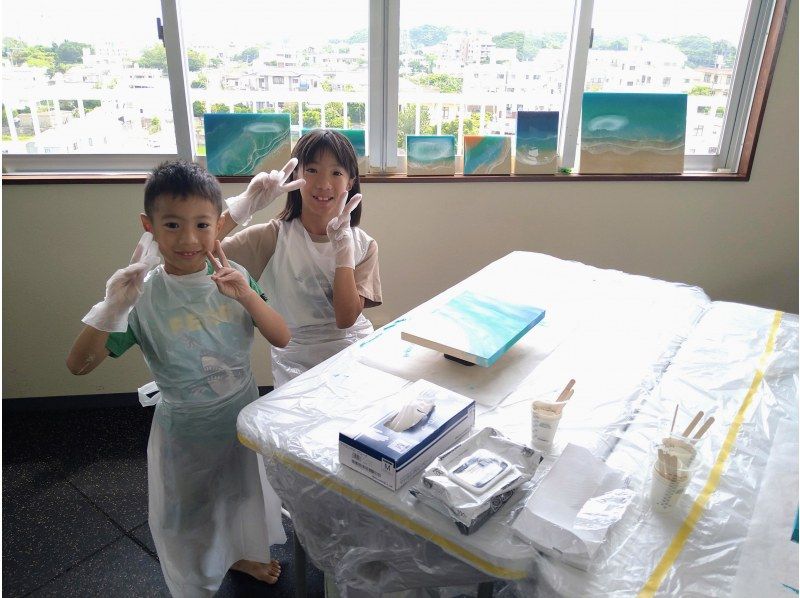 【沖縄・うるま市/レジンアート】★月～土曜日の午後限定おすすめプラン★20cm&times;20cm正方形パネル★うるま市観光のすきま時間に♪の紹介画像