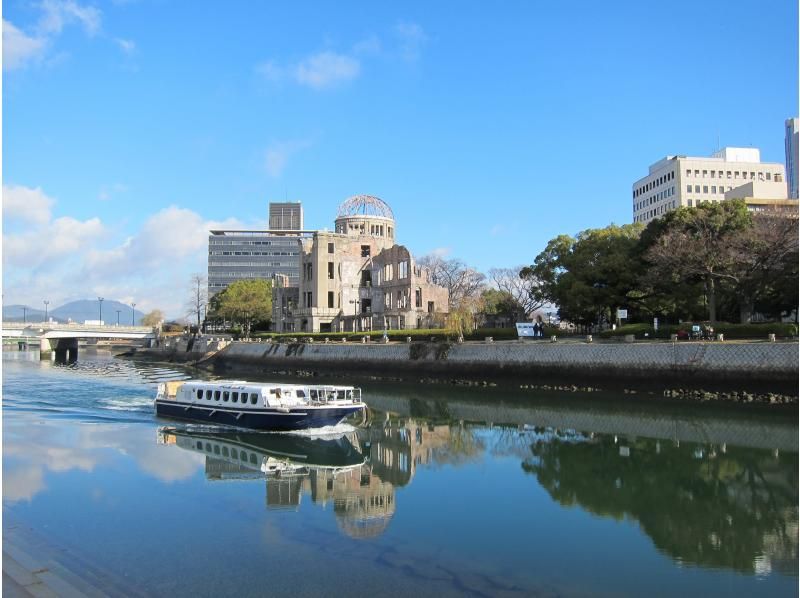 【広島・宮島】1日で２つの世界遺産を水の上から制覇する唯一無二のSUPツアー【英語対応OK】の紹介画像