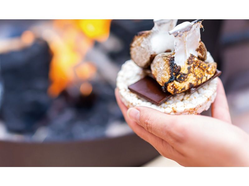 【秋田・田沢湖・ラフティング】《TAZAWAKO WINTER BASE》スノーラフティングツアー&焚き火・炭火ブースレンタル&スモア作りの紹介画像