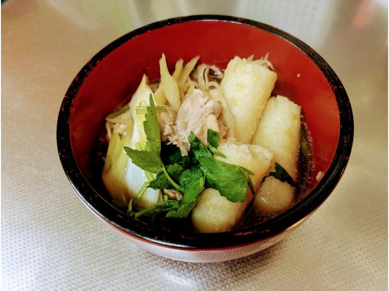 【秋田・北秋田】秋田と言えばきりたんぽ鍋♪ご飯をつぶして「たんぽ」を作るところから！ご家族やグループで楽しく本格郷土料理体験120分の紹介画像