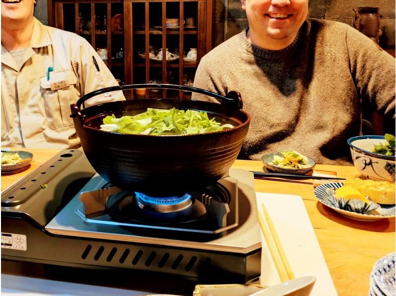 HALAL【秋田・北秋田】秋田と言えばきりたんぽ鍋♪ご飯つぶして「たんぽ」を作るところから！ハラル食材を使って楽しく本格郷土料理体験120分の紹介画像