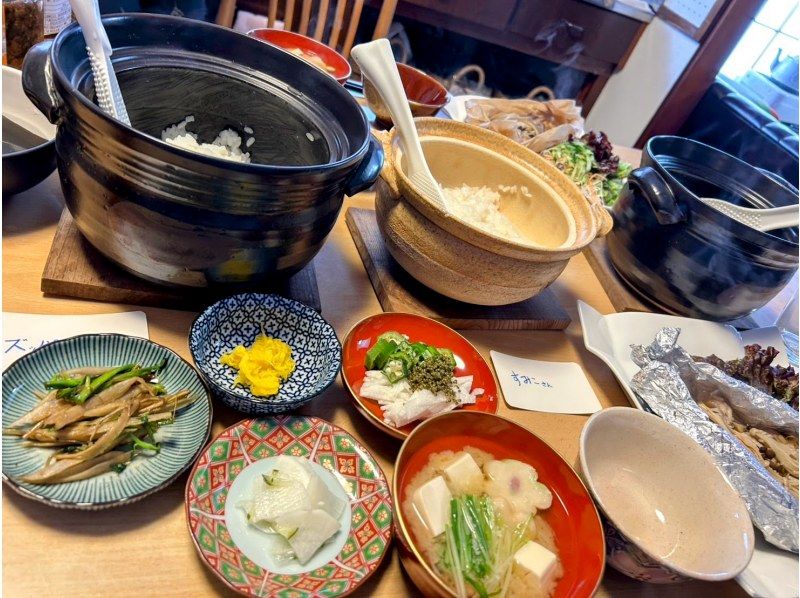 【秋田・北秋田】【秋田冬アソビ割】一人一合選べるお米！ごはんが主役のお食事体験　お釜で炊いて食べ比べ！ご飯のお供他【ファミリー】【グループ】の紹介画像