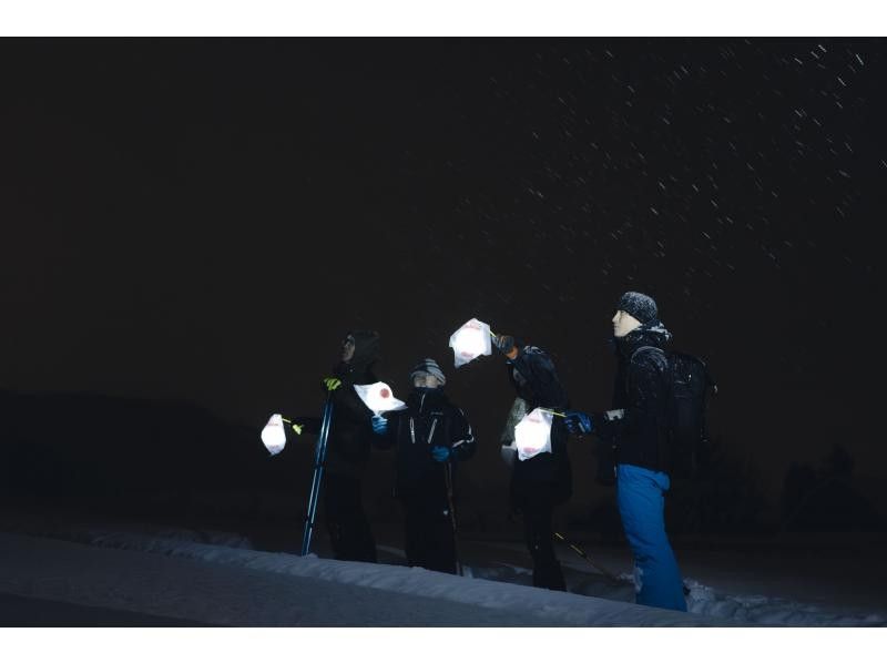 【北海道・富良野】スノーランタンおでんナイト／農業体験型イブニングツアー、ナイトハイクで掘出しに行く越冬キャベツと体温まるおでんナイトツアーの紹介画像
