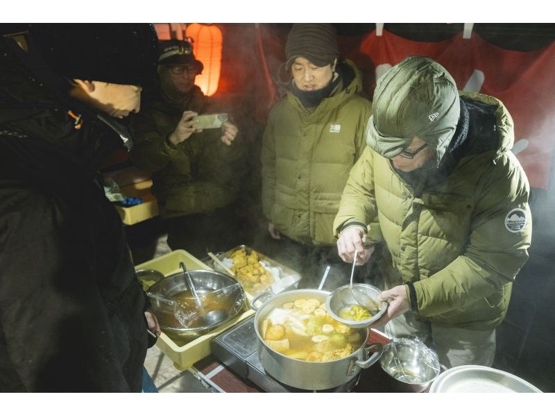 【北海道・富良野】スノーランタンおでんナイト／農業体験型イブニングツアー、ナイトハイクで掘出しに行く越冬キャベツと体温まるおでんナイトツアーの紹介画像