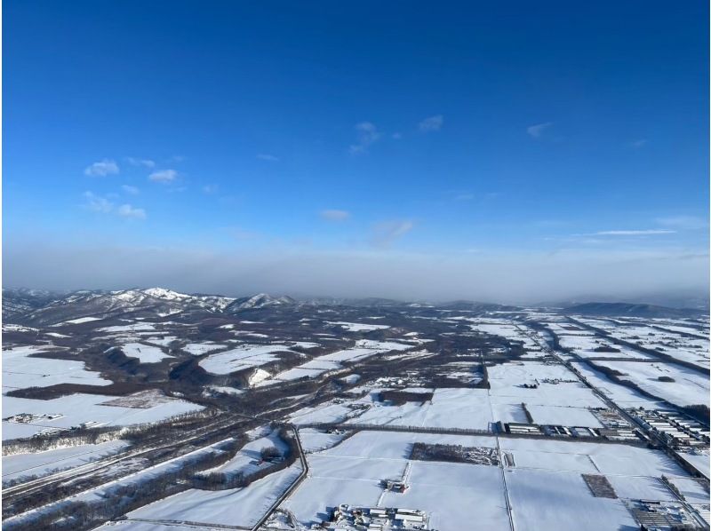 [Hokkaido, Tokachi] Recommended for families and couples! Enjoy a free flight in a hot air balloon and have the Tokachi Plain all to yourself as it is dyed in the morning glow!の紹介画像