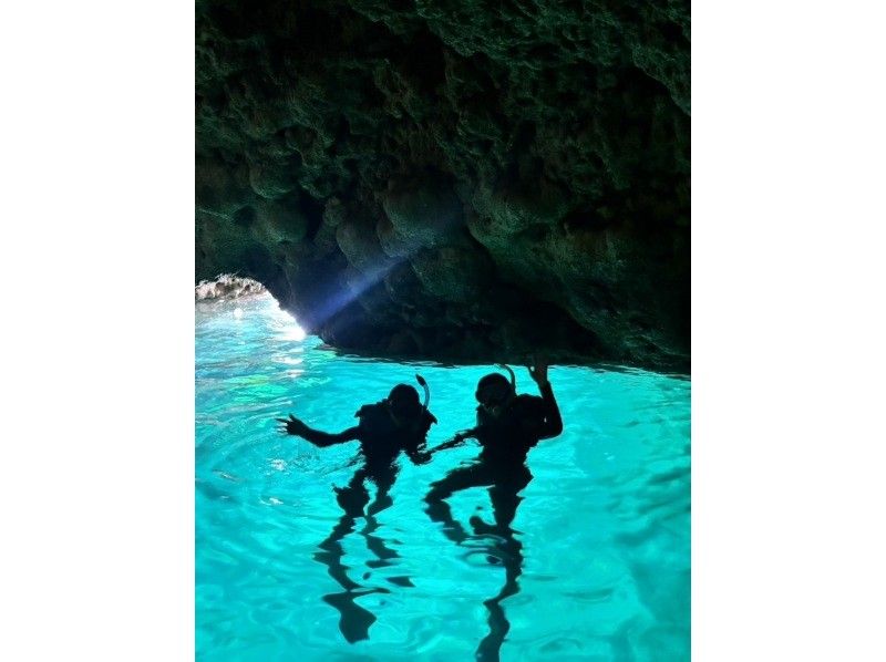 [Okinawa Blue Cave] Beach Blue Cave Snorkeling ☆ Great Value! Shower, Parking, and Facility Use Free! Free GoPro Photos ☆ Beginners are welcome!の紹介画像