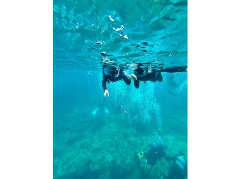 [Okinawa Blue Cave] Beach Blue Cave Snorkeling ☆ Great Value! Free Parking and Facility Use! Free GoPro Photos and Videos ☆ Beginners are also welcome ♬の紹介画像