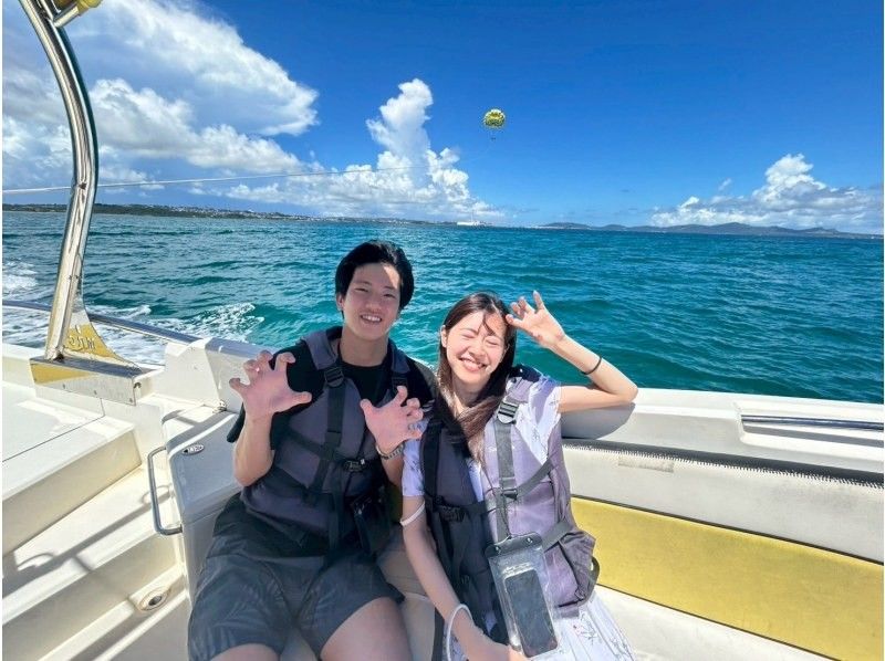 オータムキャンペーンセール 2025【沖縄・うるま市】一艇貸切！高度30メートル以上！青い空での空中散歩！世界に一つ！シーサーパラセーリングの紹介画像