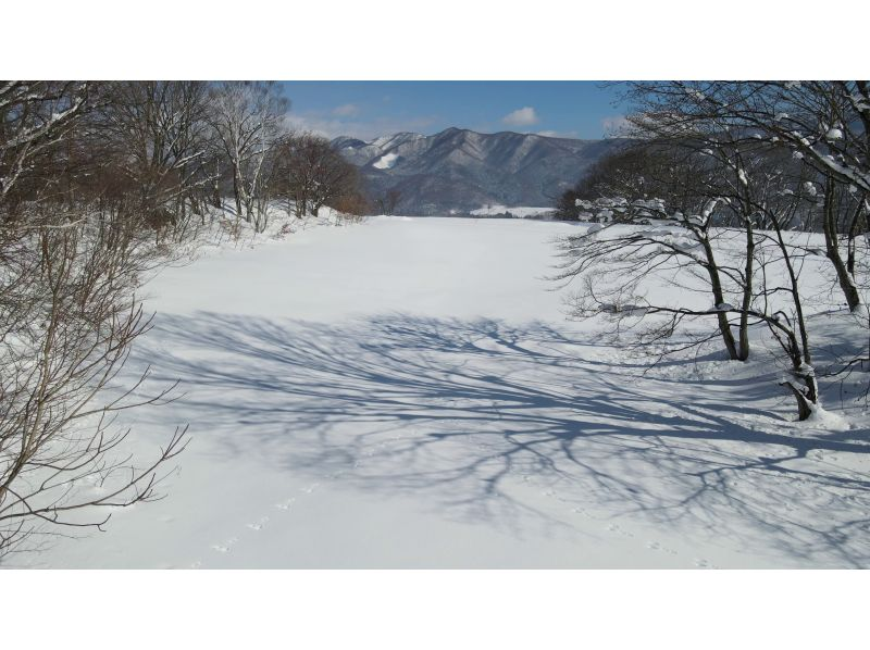 【長野・木島平村】午後からスノーシュー　初めての雪上散歩に最適! スノーリゾートロマンスの神様から「やまびこの丘公園」でスノーシュー体験の紹介画像