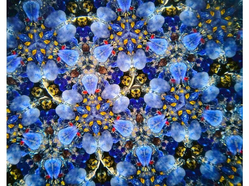 【京都｜万華鏡作り体験】＜＜世界に一つだけのオリジナル万華鏡作り＞＞お好きな天然石やビーズを選べる！カップル・女子旅・ファミリーにオススメ♪の紹介画像