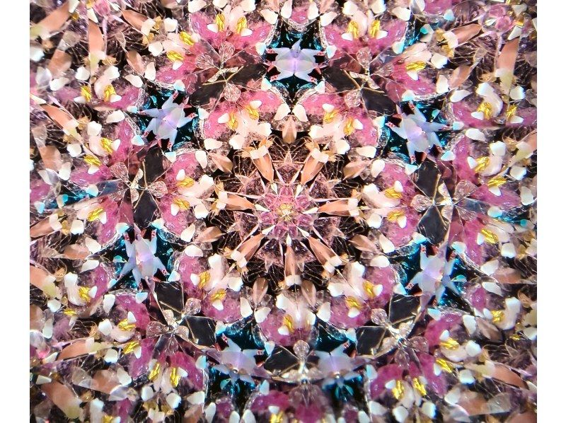 【京都｜万華鏡作り体験】＜＜世界に一つだけのオリジナル万華鏡作り＞＞お好きな天然石やビーズを選べる！カップル・女子旅・ファミリーにオススメ♪の紹介画像