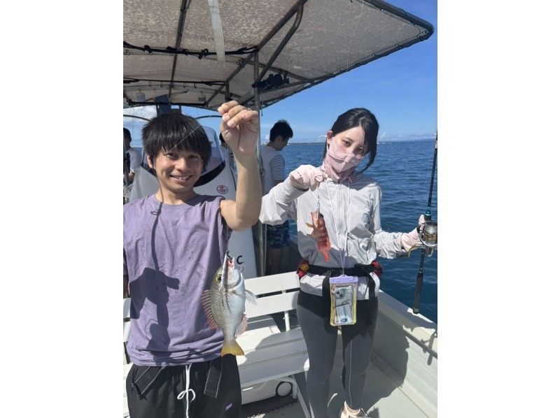 Sea fishing on Okinawa's main island ♫ Ginowan Marina ⭐︎ Boat fishing tour targeting high-quality fish such as sea bass! Elementary school students and above welcome ⭐︎ Beginners are also welcome to join ♫の紹介画像