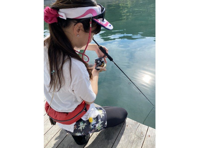 【筏でボラ釣り】〝手ぶらでOK〟吸込み釣りで強烈な引きを体験しよう　 ＊手ぶらでOK・インストラクターも同行！の紹介画像