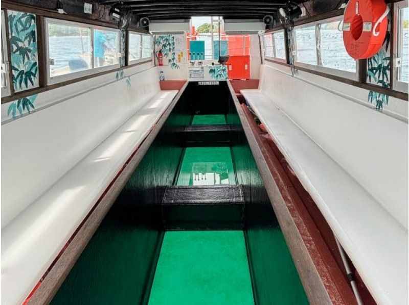 【卡比拉灣唯一配備空調的玻璃底船！ 】限時特價 ★ 3歲及以下兒童免費 ★ 卡比拉灣唯一酷炫吸睛的玻璃底船 ★ 享受清涼舒適的旅程！の紹介画像