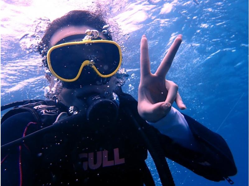【慶良間・送迎あり】水中写真・動画プレゼント！☆お1人様も大歓迎☆初心者体験ダイビング半日（１回コース）の紹介画像