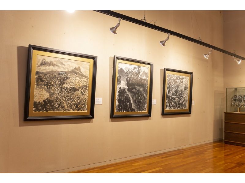 【香川県・琴平/丸亀/坂出】香川アート三重奏 ― 灸まん・東山・猪熊、三人の作家をめぐる芸術の旅の紹介画像