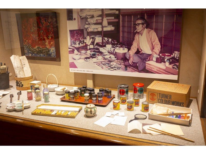 【香川県・琴平/丸亀/坂出】香川アート三重奏 ― 灸まん・東山・猪熊、三人の作家をめぐる芸術の旅の紹介画像