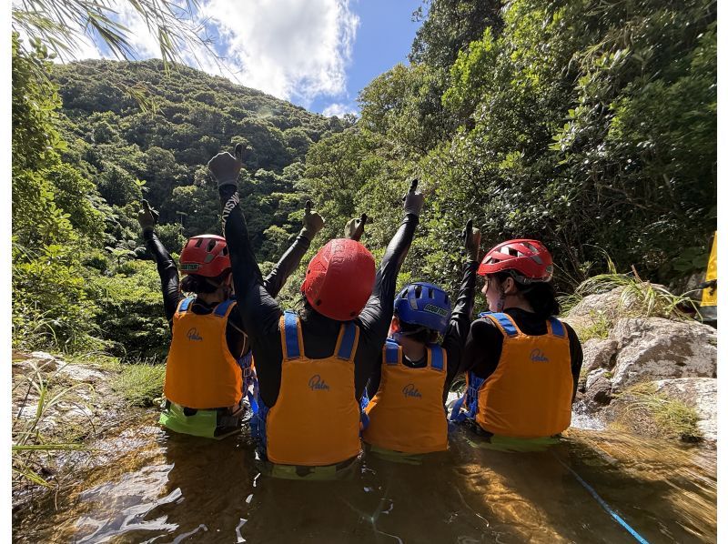 【石垣島キャニオニング(半日)】【あやぱにの滝！ウォーターパワーチャージ！】【1名様もOK!!】GoGoTourオリジナルコースの紹介画像