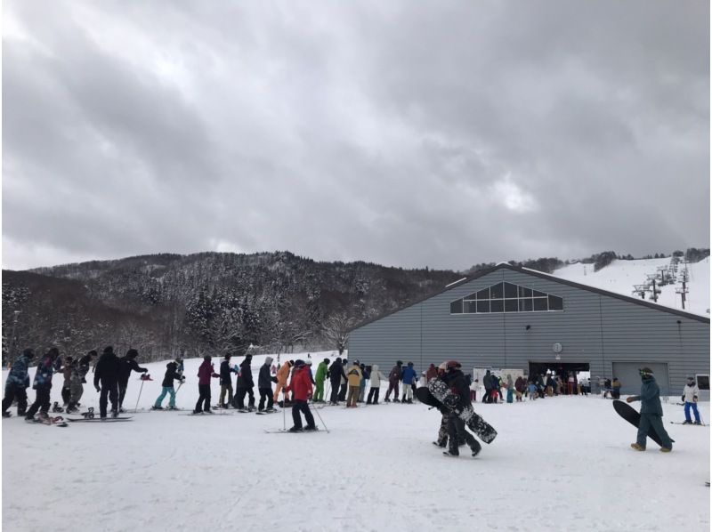 【秋田・鳥海山麓】冬の鳥海高原を遊び尽くす！スキーとスノーモビル満喫体験！の紹介画像
