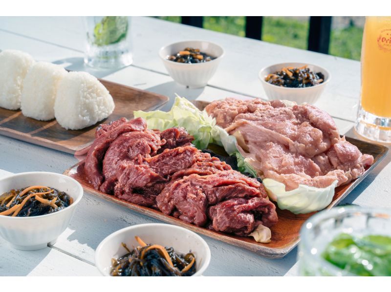 [Okinawa, Tsuken Island Area] Enjoy parasailing and ocean view BBQ on Tsuken Island!の紹介画像