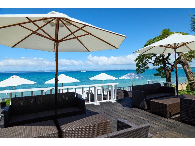 [Okinawa, Tsuken Island Area] Enjoy parasailing and ocean view BBQ on Tsuken Island!の紹介画像