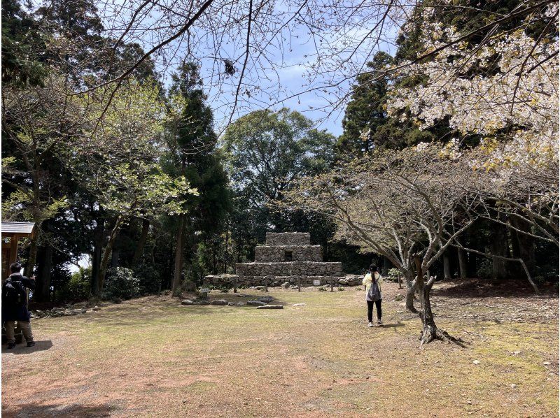 【岡山・赤磐市】歴史ミステリートレイルウォーク〜熊山遺跡編〜「謎多き石積みピラミッドを調査せよ」の紹介画像