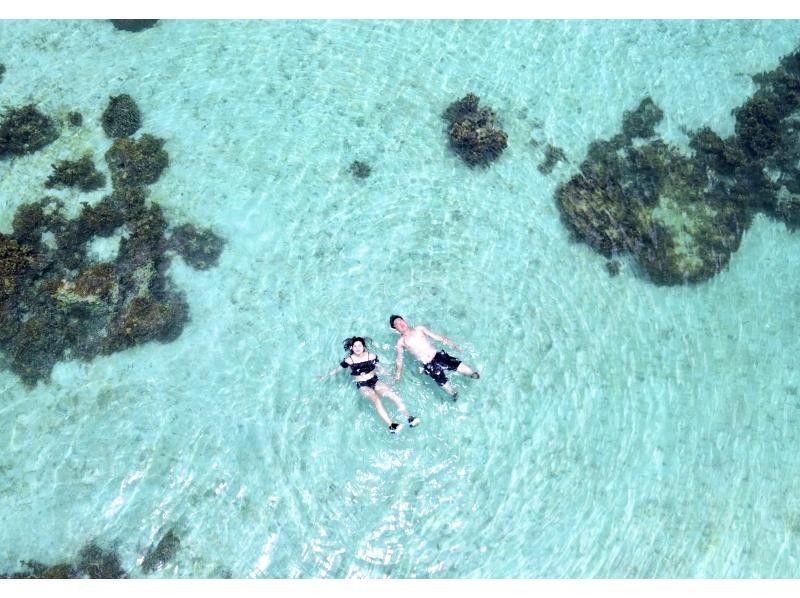 [Ishigaki Island / 1 day] Mangrove drone & SUP/Kayak with SLR + Blue Cave Sea Turtle Encounter Rate 99.9% Snorkeling & Kabira Bay Drone & Healing Waterfallの紹介画像