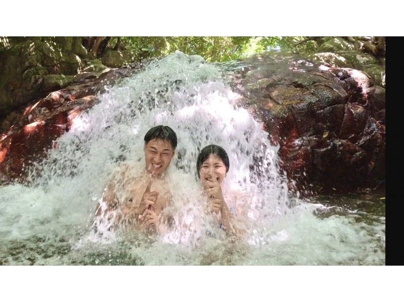 [Ishigaki Island / 1 day] Mangrove drone & SUP/Kayak with SLR + Blue Cave Sea Turtle Encounter Rate 99.9% Snorkeling & Kabira Bay Drone & Healing Waterfallの紹介画像