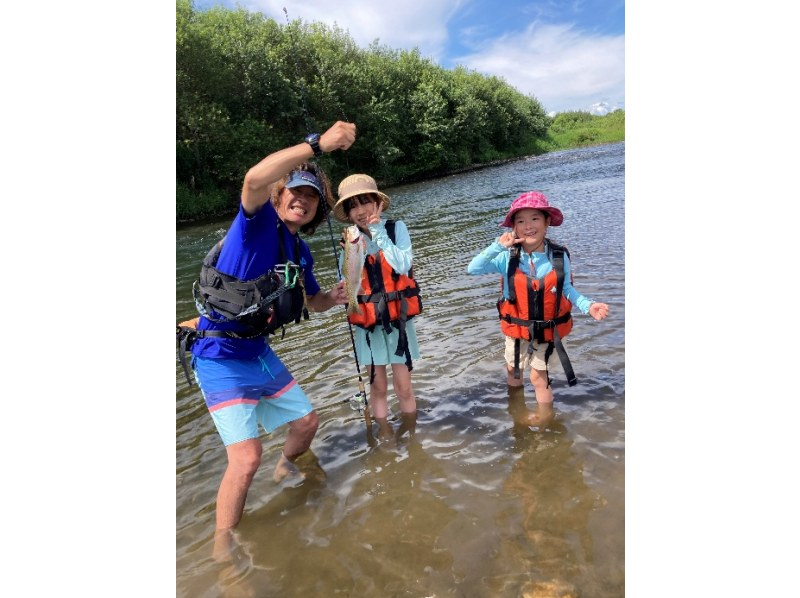 [Hokkaido, Tokachi] A geo-trip to experience the Hidaka Mountains, wild birds, and Tokachi's nature! Pets are welcome! Twin Canoe River Cruise: Satsunai, Tokachi Riverの紹介画像