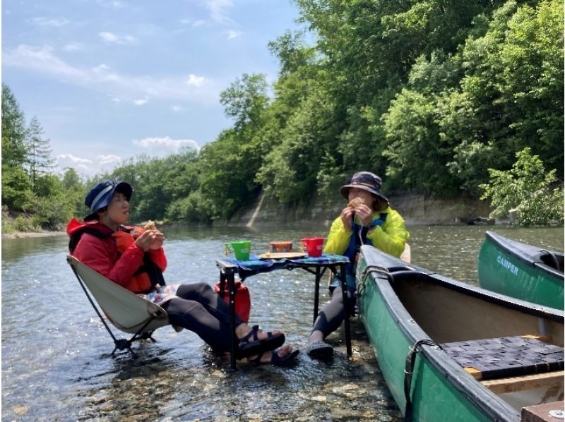 [Hokkaido, Tokachi] THE Tokachi! A 1-day private tour in the best location with crystal clear waters (Twin canoe private river cruise on the Totsubetsu River)の紹介画像