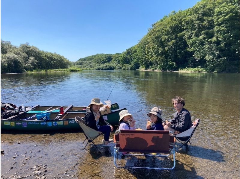 [Hokkaido, Tokachi] THE Tokachi! A 1-day private tour in the best location with crystal clear waters (Twin canoe private river cruise on the Totsubetsu River)の紹介画像