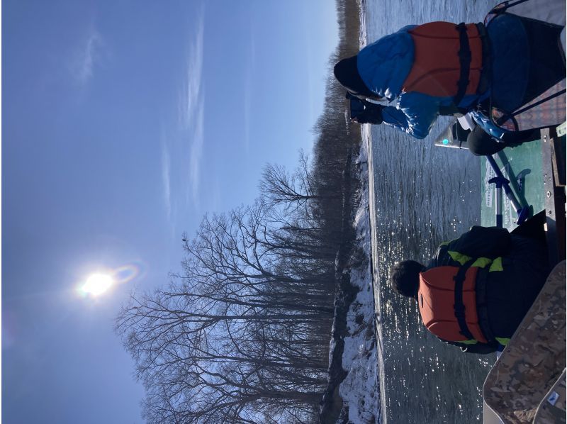 【北海道・十勝】フォトジェニック冬の十勝川・川霧や霧氷、ダイヤモンドダスト、氷の花が咲くカヌーツアー〈冬のしばれ川旅フォトリバークルーズ〉の紹介画像