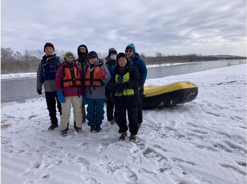 【北海道・十勝】フォトジェニック冬の十勝川・川霧や霧氷、ダイヤモンドダスト、氷の花が咲くカヌーツアー〈冬のしばれ川旅フォトリバークルーズ〉の紹介画像