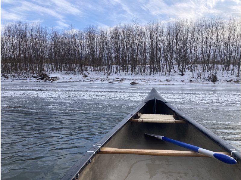 【北海道・十勝】フォトジェニック冬の十勝川・川霧や霧氷、ダイヤモンドダスト、氷の花が咲くカヌーツアー〈冬のしばれ川旅フォトリバークルーズ〉の紹介画像