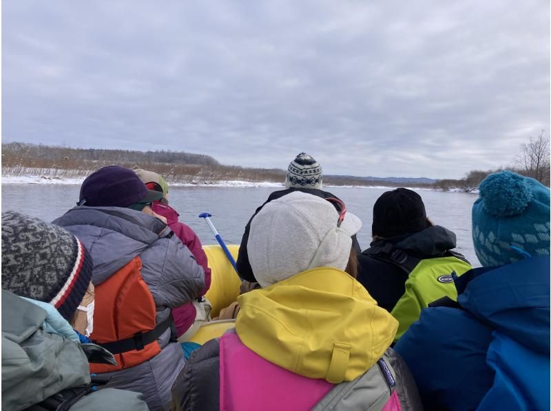 【北海道・十勝】フォトジェニック冬の十勝川・川霧や霧氷、ダイヤモンドダスト、氷の花が咲くカヌーツアー〈冬のしばれ川旅フォトリバークルーズ〉の紹介画像