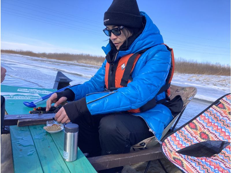 【北海道・十勝】フォトジェニック冬の十勝川・川霧や霧氷、ダイヤモンドダスト、氷の花が咲くカヌーツアー〈冬のしばれ川旅フォトリバークルーズ〉の紹介画像