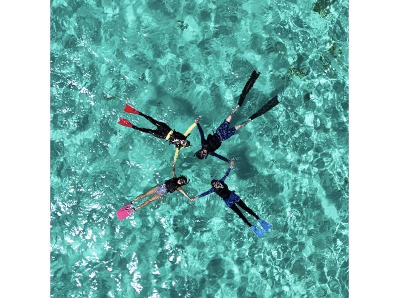 【沖縄・宮古島】八重干瀬半日シュノーケルツアー！女性ダイビングインストラクターで少人数制だから安心（水中撮影・ドローン撮影無料）の紹介画像