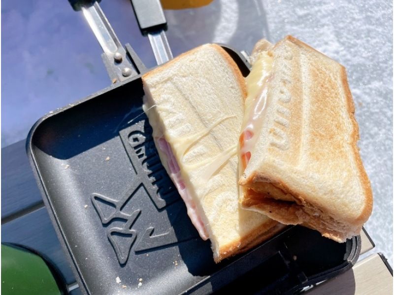 [Hokkaido, Tokachi] March and April only! Snowshoe hike in the winter mountains of Hidaka Mountains National Park! 〈Backcountry Snowshoe 1-Day〉 with a panoramic view of the Tokachi Plainの紹介画像