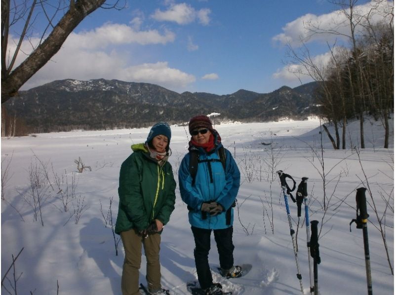 [Hokkaido, Tokachi] Have the vast ranch of Tokachi, the dairy powerhouse, all to yourself! Snowshoe walk (Tokanich Ranch Snowshoe Trekking)の紹介画像