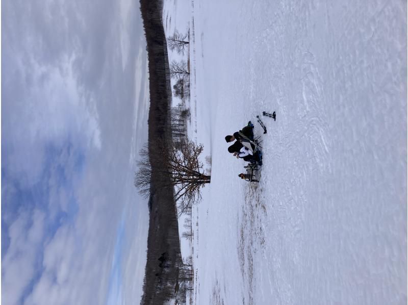 【北海道・十勝】酪農大国十勝のひろーい牧場を独り占め！スノーシューで散策〈トカニッチ・牧場スノーシュートレッキング〉の紹介画像