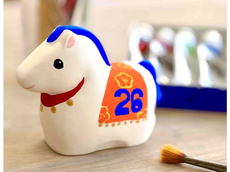 【静岡・熱海】「金運まねき猫絵付け体験コース」体験後お持ち帰り可能！ 干支(馬)も選べますの紹介画像