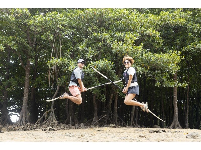 【沖縄・石垣島】島生まれ島育ち(しまんちゅ)プレゼンツ！少人数制マングローブカヤックツアー★写真データ無料！雨天時特別キャンセル無料の紹介画像