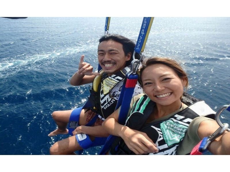 [絕景滑翔傘◆4歲-OK]從兒童到成人都可以享受！可選擇高度 60m / 120m / 200m [有藍色洞穴和 JET 選項可用]の紹介画像