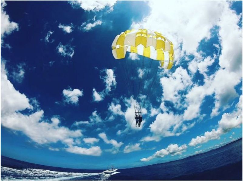 &ldquo;欣賞壯觀的景色！沖繩最長的繩索長度 200m，提供滑翔傘/免費拍攝服務！&rdquo;の紹介画像