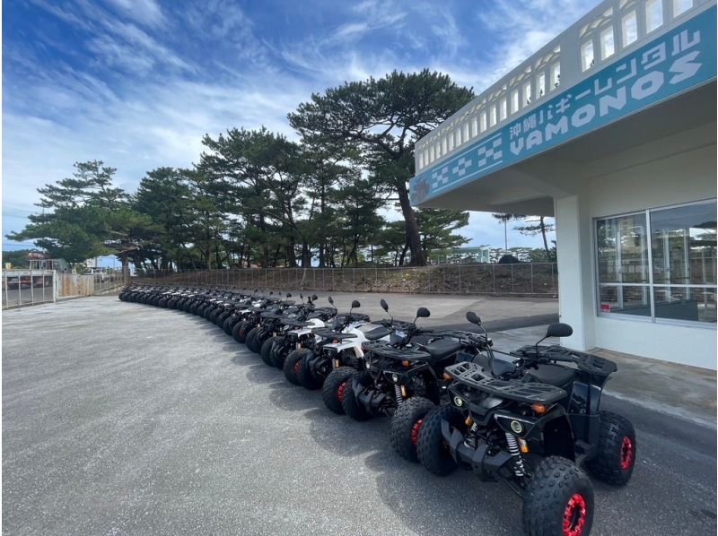 冬限定特別プラン！！【沖縄・今帰仁村】仲間と一緒に普通自動車免許で乗れる4輪バギー（一人乗り）で駆け抜けよう！ 〈2時間プラン〉の紹介画像