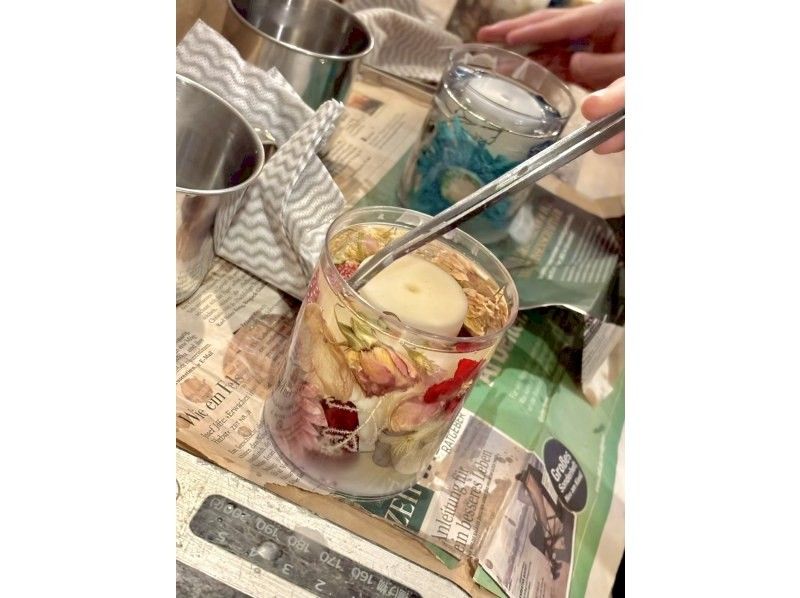 【愛知・名古屋】好きな『ドライフラワー』で『キャンドル』作り〜初心者・お子様も歓迎（名古屋駅徒歩9分・カフェのドリンクチケットプレゼント）の紹介画像