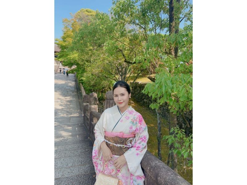 Luxurious silk kimonoの紹介画像