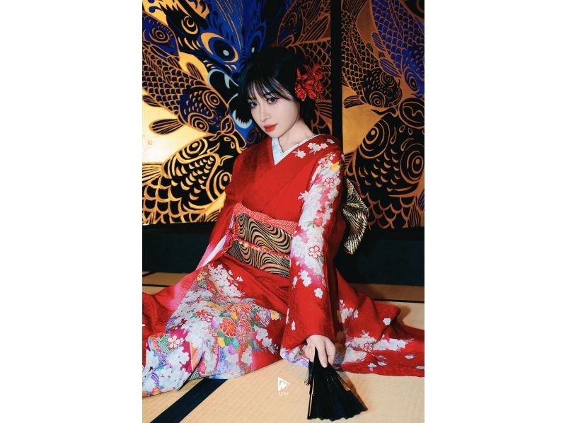 Luxurious silk kimonoの紹介画像