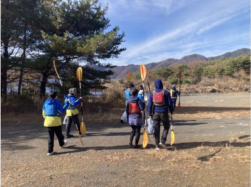【富士山麓 ・富士五湖・本栖湖】冬季限定 大人のプライベートカヤック体験の紹介画像